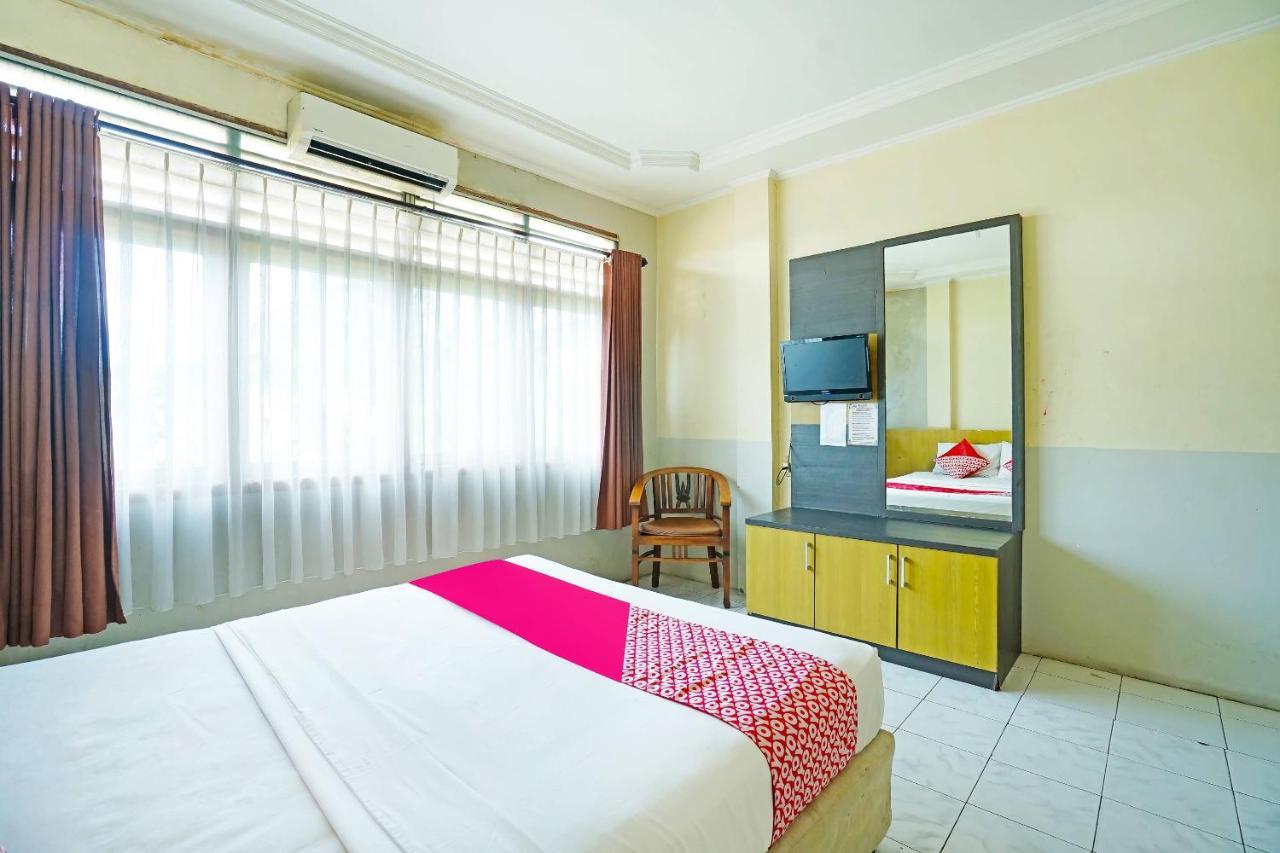 Hotel Oyo 90390 Rd Premium Palembang