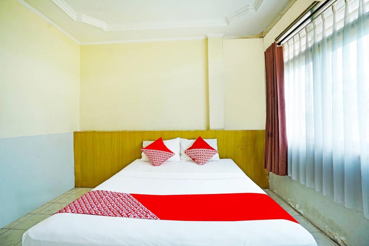 Oyo 90390 Rd Premium Palembang