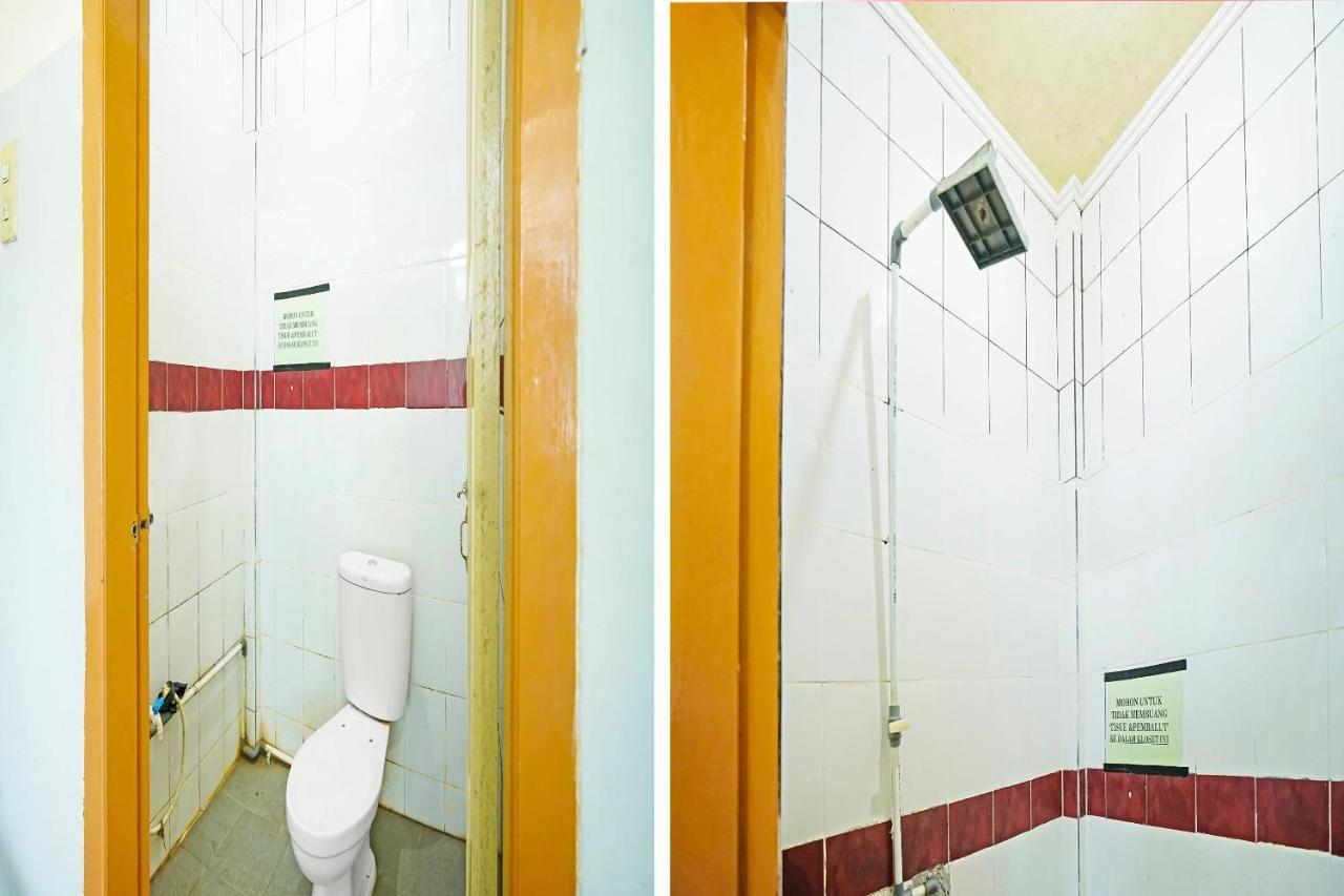 Oyo 90390 Rd Premium Hotel